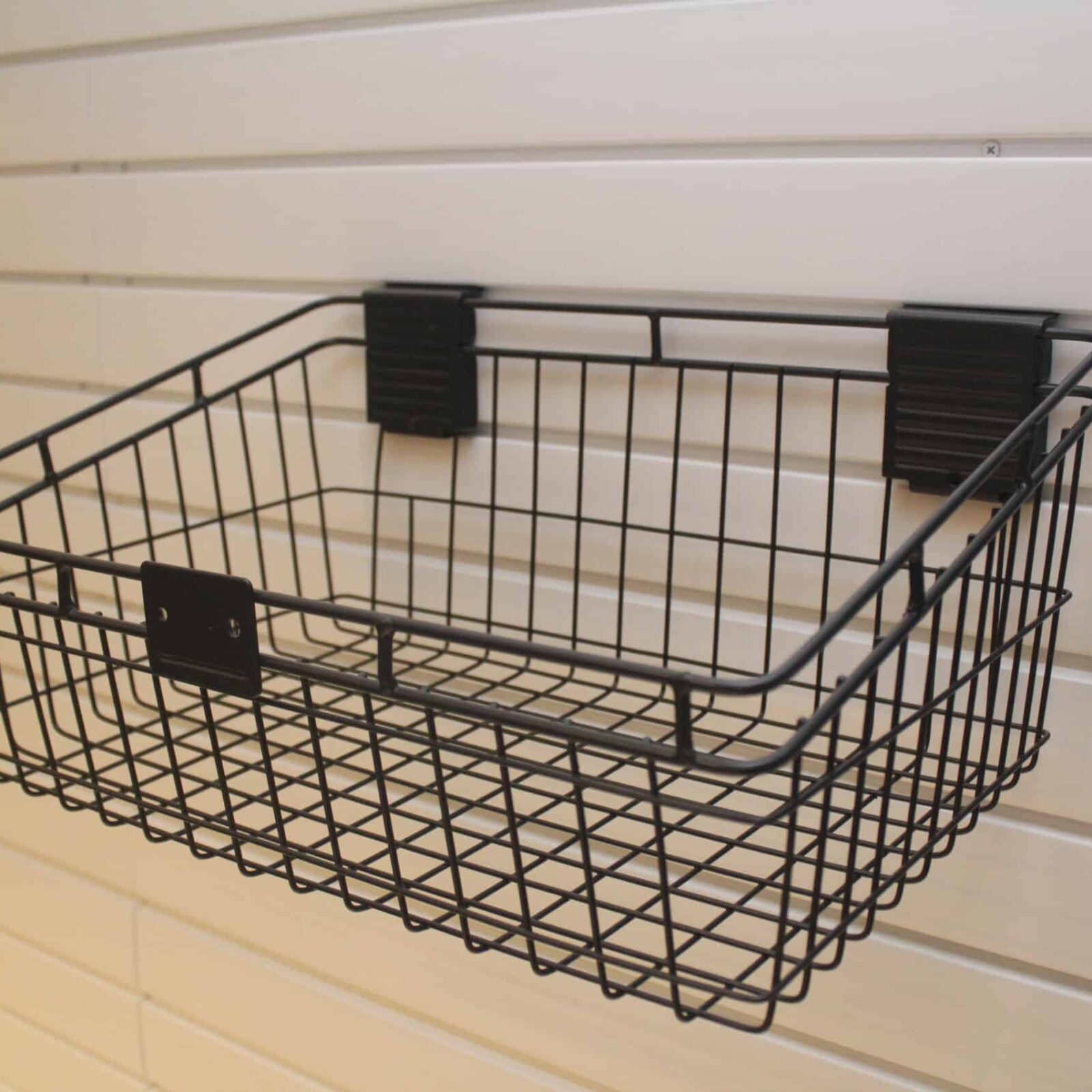 Trådkorg djup mellan