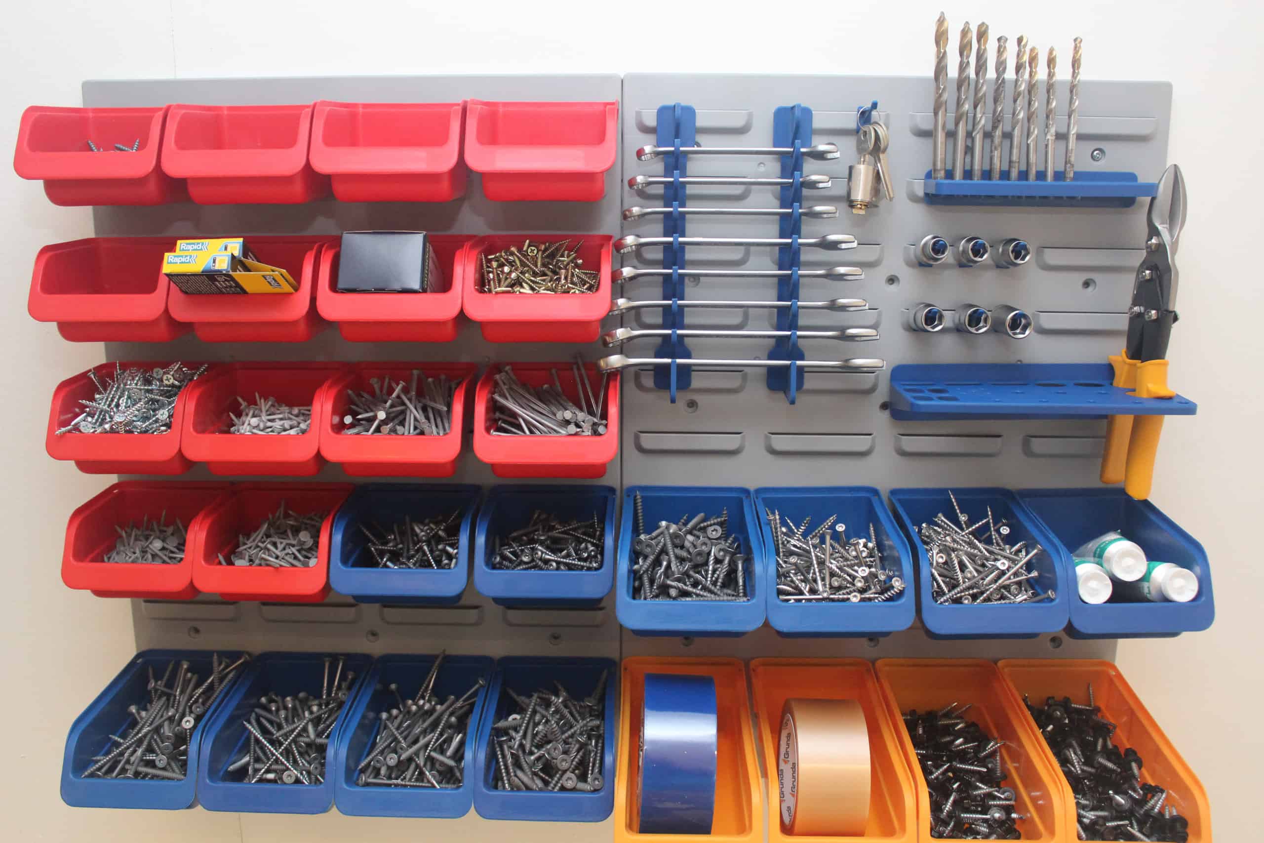 Framifrån bild på vertygstavla.